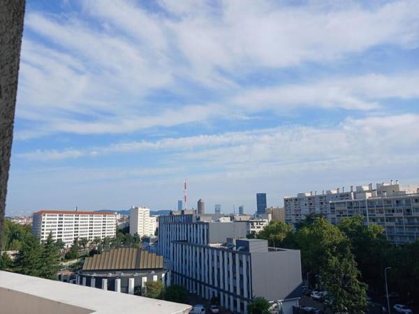 Studio rénové et meublé - Lyon  8 - Résidence calme sécurisée