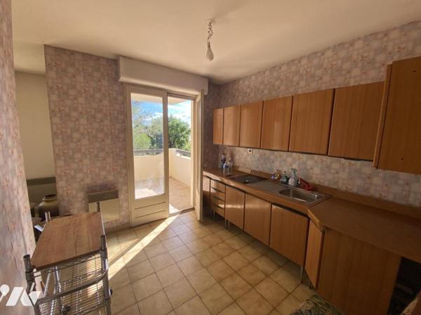 LES ANGLES, T4 avec terrasse à rénover