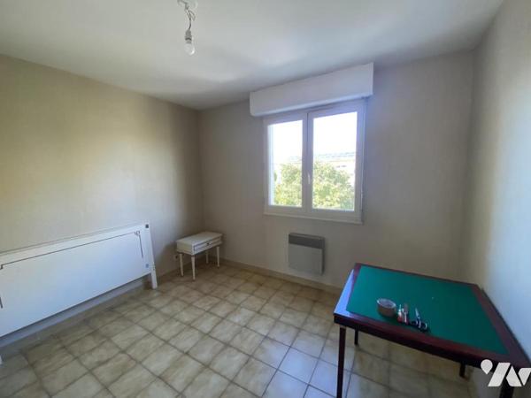 LES ANGLES, T4 avec terrasse à rénover