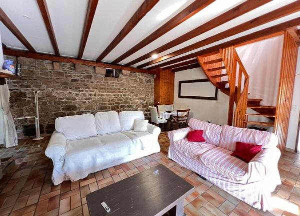 Maison à vendre    6 pièces •  Rostrenen