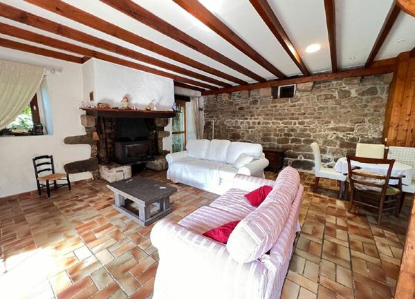 Maison à vendre    6 pièces •  Rostrenen