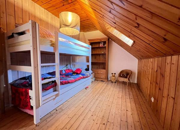 Maison à vendre    6 pièces •  Rostrenen