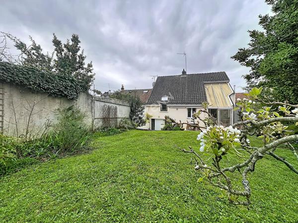 Saint Herblain Beauséjour / jolie maison 2 chambres / jardin / sous-sol et garage /