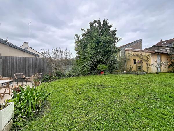 Saint Herblain Beauséjour / jolie maison 2 chambres / jardin / sous-sol et garage /