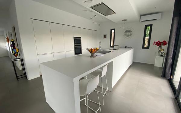 Maison à vendre    5 pièces • 207,11 m2 Oullins