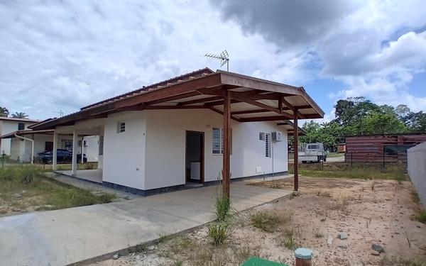 Maison à louer    4 pièces •  Saint-Laurent-du-Maroni