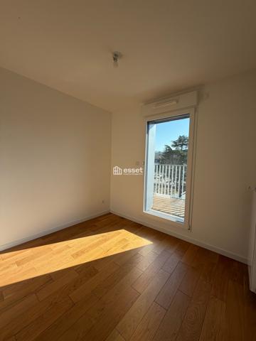 Location Appartement 4 pièces 81.4 m² - Rueil-malmaison 92500
