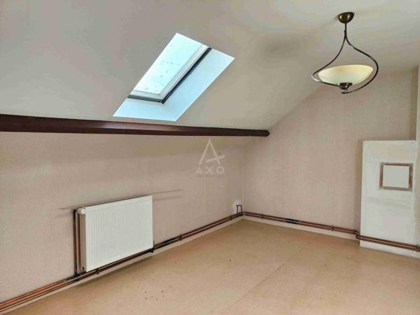 CHARMANTE MAISON AU CUR DE DAUMERAY  100 m²  GRAND JARDIN, GARAGE, PUITS