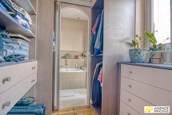 Versailles Proximité plateau Saint-Antoine - Maison 9 pièces 238 m² au sol sur parcelle de 450 m² environ avec terrasse, jardin et garage €1 898 000 ** - Référence 25754