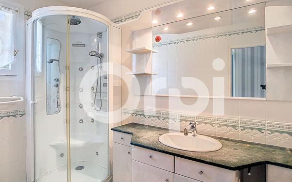 Maison à vendre    4 pièces •  Atur