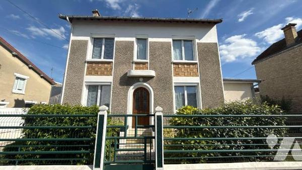 Maison de caractère de 1935 à fort potentiel - idéal investisseur ou résidence familiale avec d...