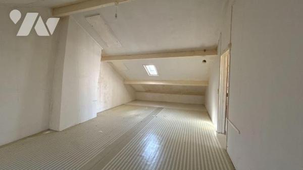 Maison de caractère de 1935 à fort potentiel - idéal investisseur ou résidence familiale avec d...