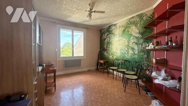 Maison de caractère de 1935 à fort potentiel - idéal investisseur ou résidence familiale avec d...