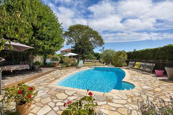 Propriété 7 chambres avec piscine et dépendance