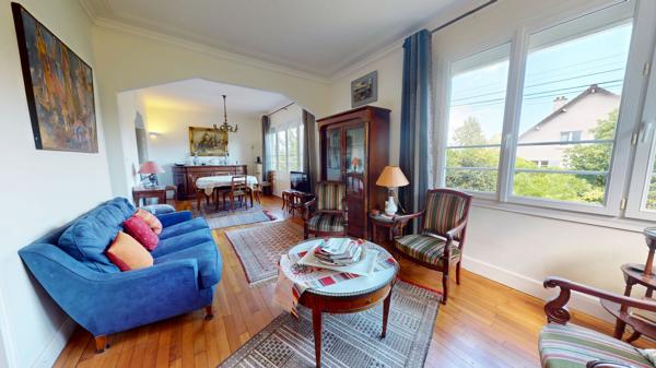 RIVE GAUCHE - Maison 7 pièces avec beau jardin