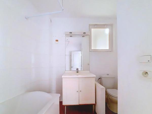 Appartement T3 avec terrasse centre ville d'Alénya