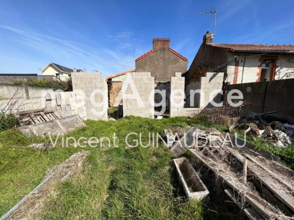 Terrain à CHOLET, 49300 - 2 pièces 170m²