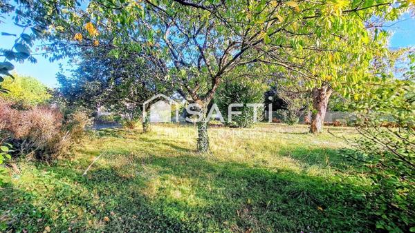 Terrain boisé et constructible  de 585m2 proche centre-ville !!!
