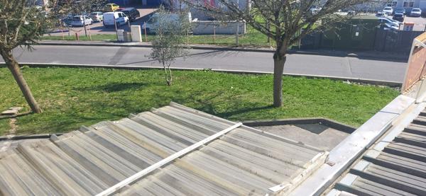 Local Commercial
         5 pièces
        - 1100 m²