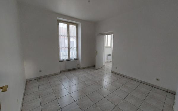 Appartement à louer    1 pièce •  Corbeil-Essonnes