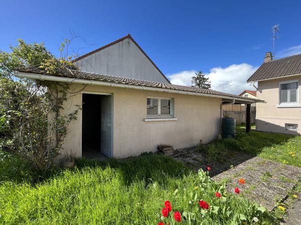 Longpont-sur-Orge (91310) Maison à rénover avec 832m2 de terrain clôturé