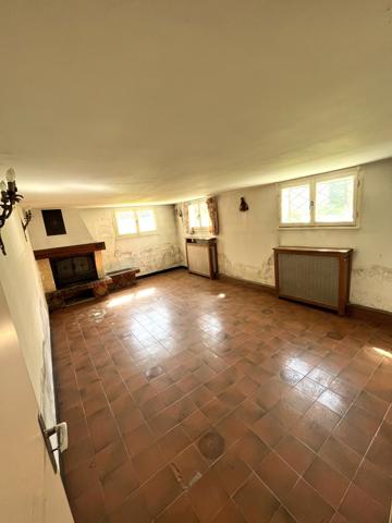 Longpont-sur-Orge (91310) Maison à rénover avec 832m2 de terrain clôturé