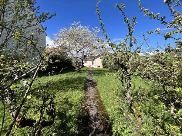 Longpont-sur-Orge (91310) Maison à rénover avec 832m2 de terrain clôturé