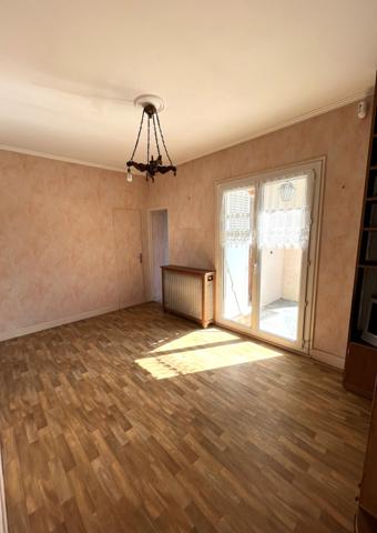 Longpont-sur-Orge (91310) Maison à rénover avec 832m2 de terrain clôturé