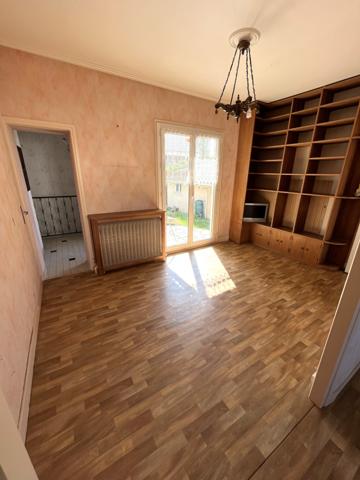 Longpont-sur-Orge (91310) Maison à rénover avec 832m2 de terrain clôturé