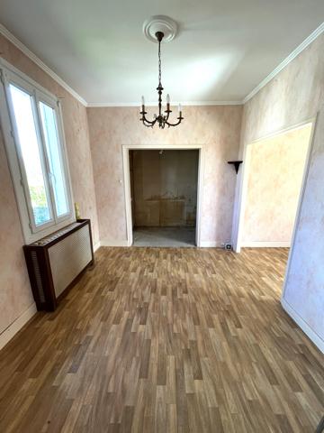 Longpont-sur-Orge (91310) Maison à rénover avec 832m2 de terrain clôturé