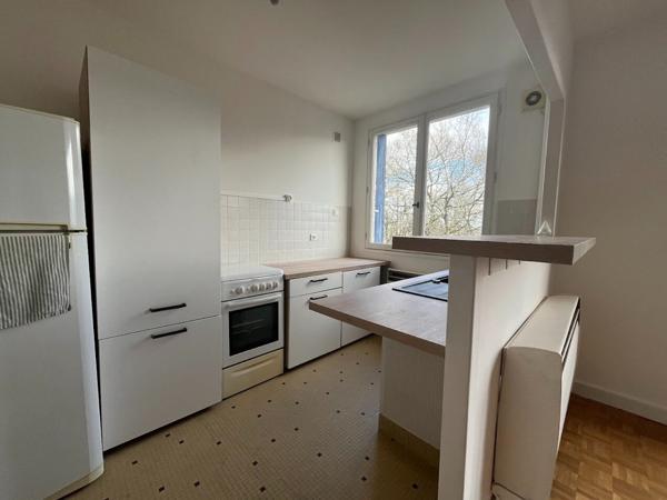 NANTES- Dernier étage appartement de Type 2 de 45 m2 parking et cave,  
Nantes 44300