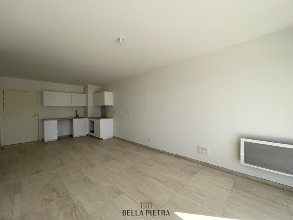 Castries (34160) Superbe appartement avec grande terrasse plein sud - Castries, proche Montpellier