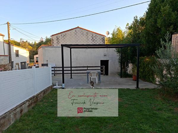 A VENDRE en Exclusivité aux Herbiers, Maison de centre-ville avec 2 chambres et 1 studio