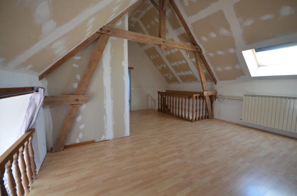 Proche de MONTMIRAIL (51) à vendre charmante longère de 240 m2