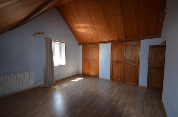 Proche de MONTMIRAIL (51) à vendre charmante longère de 240 m2