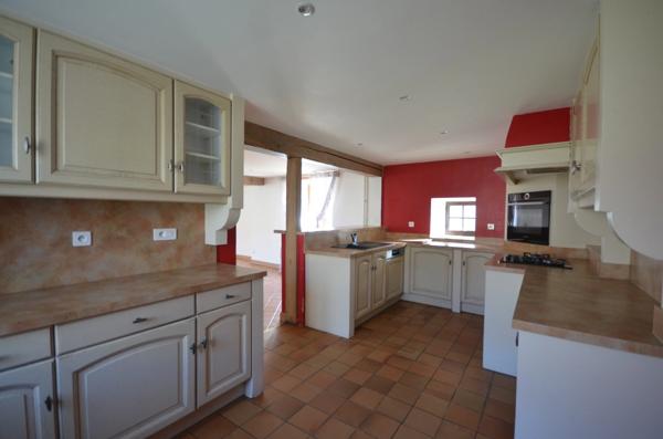 Proche de MONTMIRAIL (51) à vendre charmante longère de 240 m2