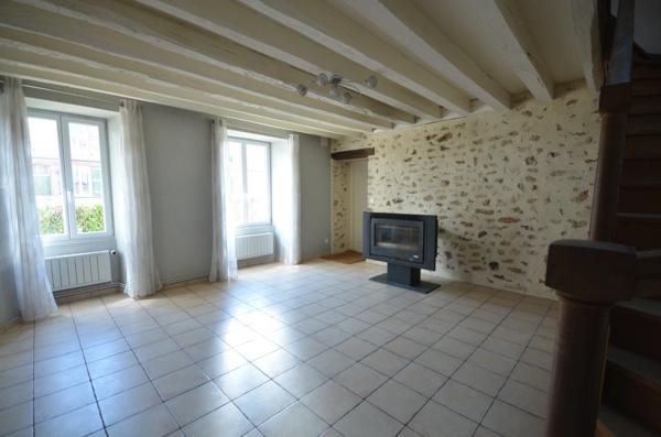 Proche de MONTMIRAIL (51) à vendre charmante longère de 240 m2