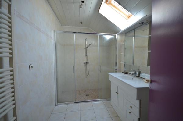 Proche de MONTMIRAIL (51) à vendre charmante longère de 240 m2