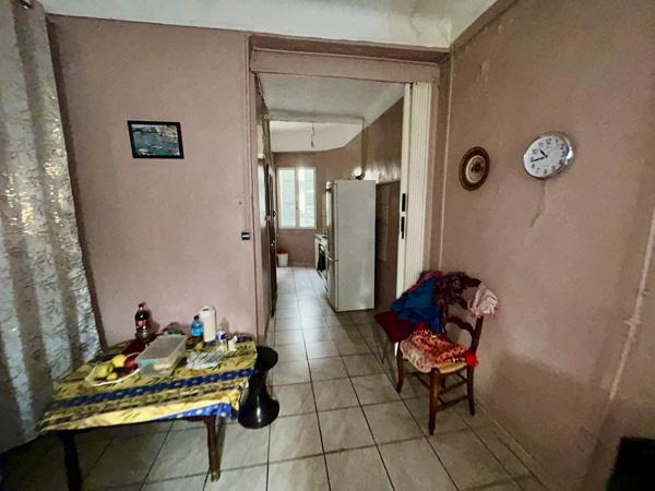 Marseille (13002) APPARTEMENT DEUX PIECES TRAVERSANT - LOUÉ 8% DE RENDEMENT LOCATIF - SECTEUR PLACE MARCEAU