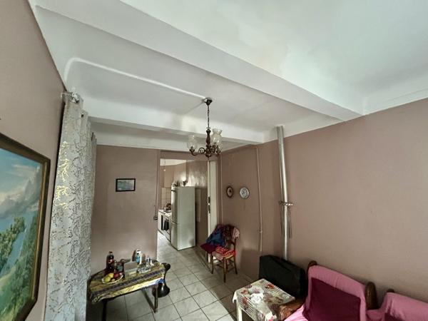 Marseille (13002) APPARTEMENT DEUX PIECES TRAVERSANT - LOUÉ 8% DE RENDEMENT LOCATIF - SECTEUR PLACE MARCEAU