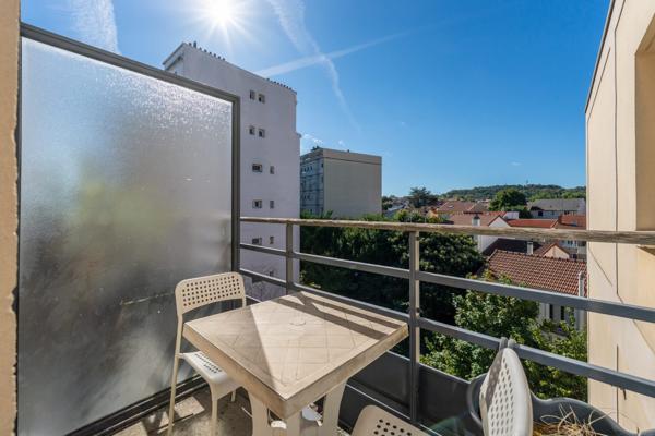 Appartement
         1 pièce
        - 24 m² Exclusivité 165 000 €*