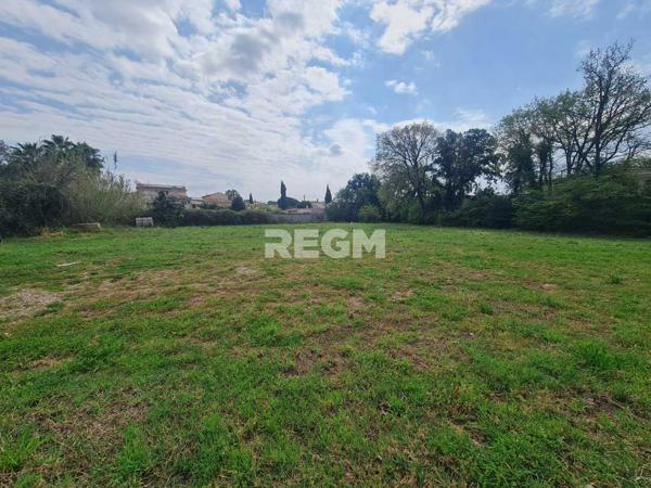 Puget-sur-Argens (83480) Terrain plat et viabilisé de 1055 m2