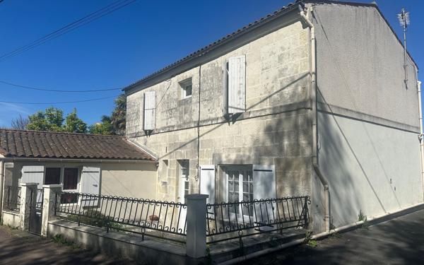 Maison à vendre    5 pièces •  Saintes