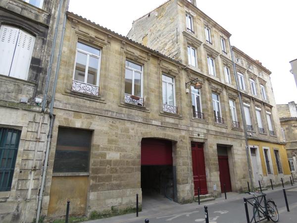 Parking · Location Bordeaux (33000)