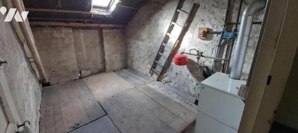 MAISON DE VILLE sise à SAINT PIERRE LES NEMOURS