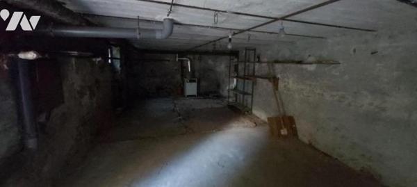 MAISON DE VILLE sise à SAINT PIERRE LES NEMOURS