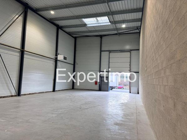 Pierrefitte-sur-Seine (93380) LOCATION Local d’activité 316 m2 avec bureaux de 84 m2 et 9 parkings