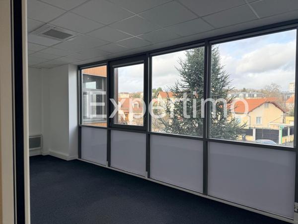 Pierrefitte-sur-Seine (93380) LOCATION Local d’activité 316 m2 avec bureaux de 84 m2 et 9 parkings