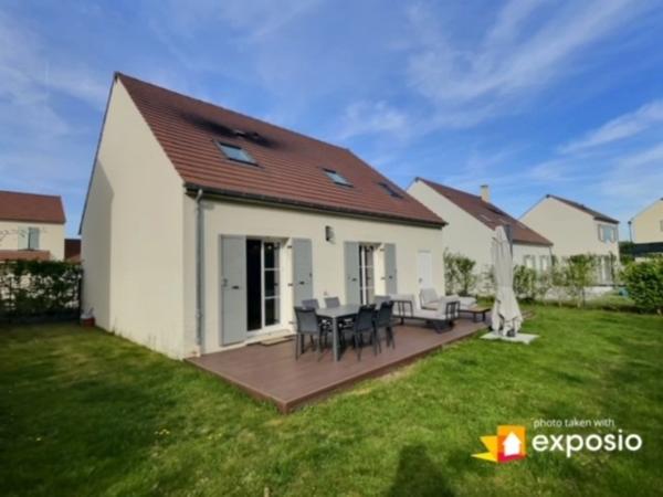 MAISON FAMILIALE - PARFAIT ÉTAT - CENTRE À PIED