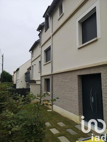 Maison 7 pièces de 163 m² à Le Mesnil-le-Roi (78600)